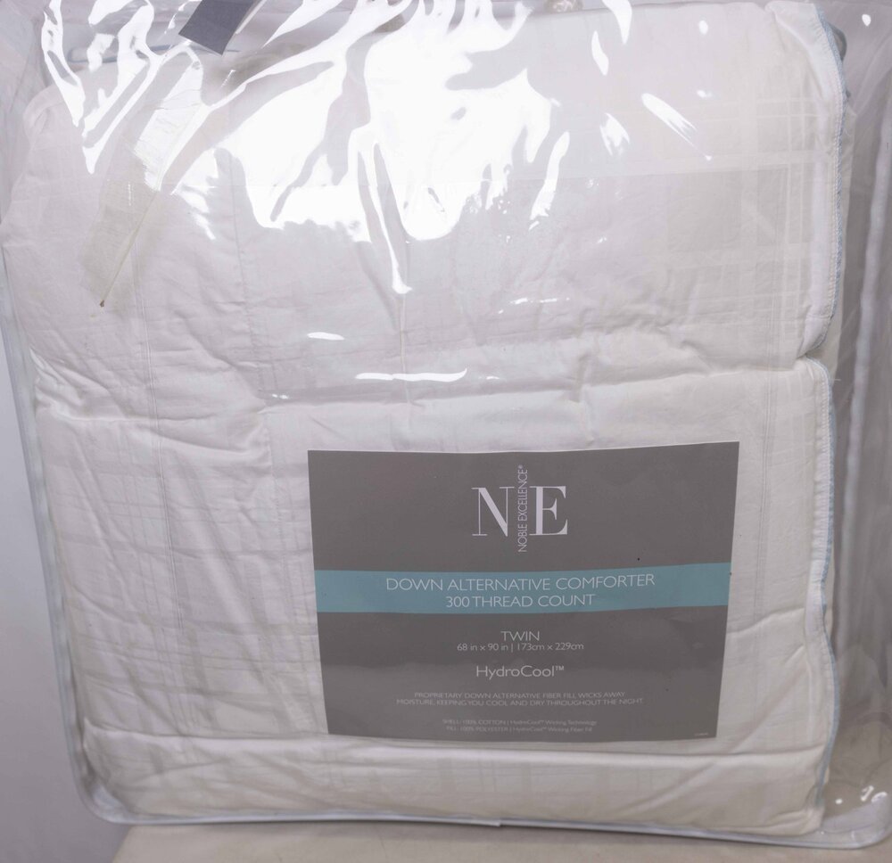 Noble Excellence Hydro Cool Alternative Comforter 300TC White Down Size Twin